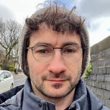 Julia Evans: "if you feel like merge commits…"