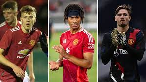 Manchester United w ostatnich latach sięgał po młodych Polaków. Maxi  Oyedele, Łukasz Bejger, Antoni Kozubal i inni | TVP SPORT