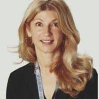 Stephanie Trott's Instagram, Twitter & Facebook