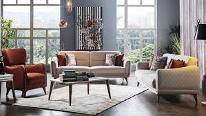 Soru 150 Bordo Krem Koltuk Takimi Ile Uyumlu Duvar Boyasi Fon Perde Hali Onerileri Dekor Ekrani