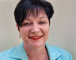 Connie Keogh's Instagram, Twitter & Facebook