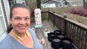 Unbox & Plant Bare Root Roses