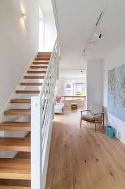 Eco System Haus Stadtvilla 135 9223 Offener Wohnbereich Mit Treppe Jpg Offener Wohnbereich Haus Wohnung Planen