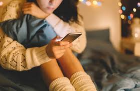 Quest-ce que le deepfake porn ? Pratique illégale dont a été victime Léna  Situations - Elle