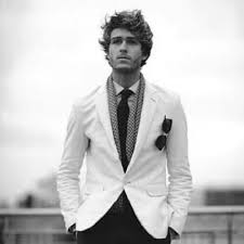 Surfer's hair falls into the category of 'tousled hairstyles' — which are purposefully messy, disheveled, and untidy, but still look the part. 7 Coolest Surfer Hairstyles That Rock July 2021