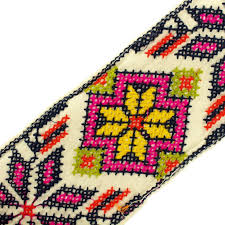 This tutorial is specifically about counted cross stitch patterns. 110 Mm Cross Stitch India Trimming Ribbon Ivory Ma Petite Mercerie