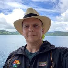 EP 306: PUTTING THE BACKGROUND IN THE FOREFRONT — Catch A Break