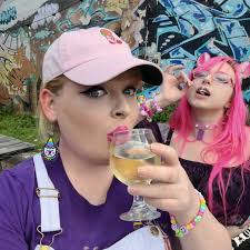 Wishing my bestie jestie Sniickersnee a very happy birthday today!!! You  are so amazing, kind, talented and a hoot to boot! You are a true friend  and I wish you all the