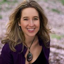 Tara Bennett's Instagram, Twitter & Facebook