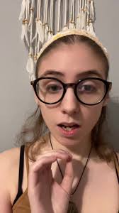 Kelsey Sands's Instagram, Twitter & Facebook