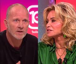 Cornelia jacoba (connie) witteman (voorburg, 25 juli 1951) is een nederlandse zangeres die bekend werd onder de naam vanessa. Connie Witteman Maxim Heeft Een Kleine Penis