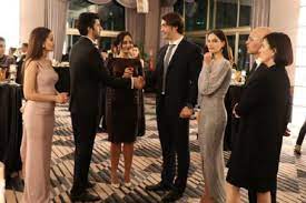2017 yılında boşanan ünlü oyuncular sarp levendoğlu ile birce akalay, 'son yaz' dizisinde birlikte rol alacak. Who Is Sarp Levendoglu Dating Sarp Levendoglu Girlfriend Wife