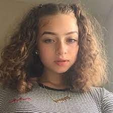 The Ultimate Guide To Claw Clips Howtowear Fashion Clip Hairstyles Hair Styles Curly Hair Styles