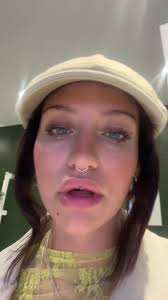 Polly-Rose (@pollyrosemc)