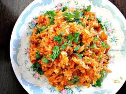 Le jollof rice est une variante spécifique du nigéria ou du ghana. Four Nigerian Jollof Rice Recipe To Try Jollof Rice Rice Recipes African Food