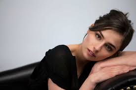 KYLIE HAY Natural Brow Specialist