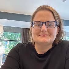 Though I didn't post the new pictures of Harry and Lilibet because of my  “no unauthorised pictures of the kids policy”, I think Lilibet has similar  features to Archie. Harry hair and