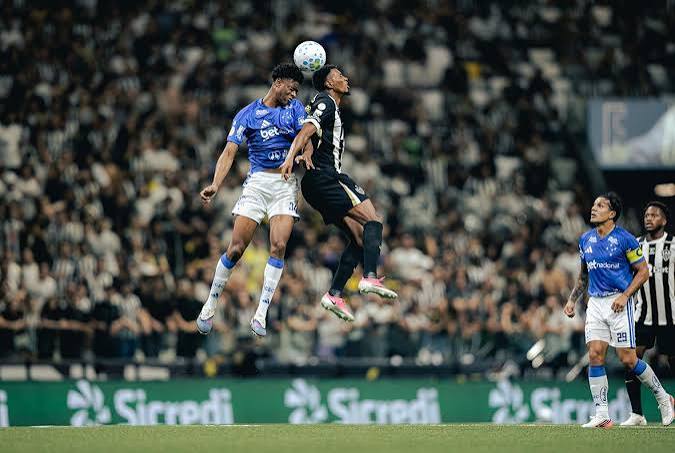 Atl&eacute;tico-MG vence o Cruzeiro de virada e avan&ccedil;a &agrave;s semifinais da Copa do Brasil - AG&Ecirc;NCIA ESPORTE