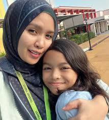 Petah Usia 12 Tahun & Ada Jenama Sendiri, Bakat Anak Puteri Lily & Aziz M  Osman