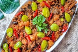 Hingga sekarang resep tersebut masih terpelihara dengan baik. Resep Sambal Goreng Kentang Menu Lebaran Yang Ingatkan Pada Kampung Halaman Jombang Update