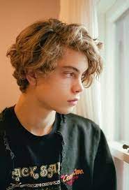Curly hair blond zu günstigen preisen. Big Brothers Completed In 2021 Hairstyles For Teenage Guys Boy Hairstyles Teenage Guys