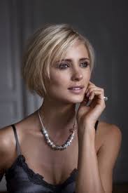 Coupe De Cheveux Au Carre Court Degrade Coiffure Carre Court Cheveux Courts Carre Coupe De Cheveux