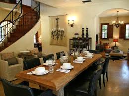 Visit your neighborhood maggiano's italian restaurant. Italian Inspired Dining Room With Rustic Wood Table Hgtv