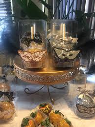 Black And Gold Candy Apples Black Silver Gold Chocolate Covered Apples Cakepops Strawberries Lollipops Chocolate Covered Apples Candy Apples Masquerade Decorations