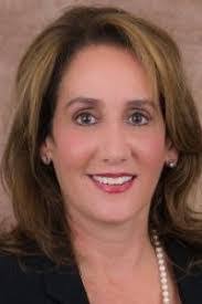 Leslie Fox's Instagram, Twitter & Facebook