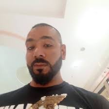 Shrishti Seth's Instagram, Twitter & Facebook