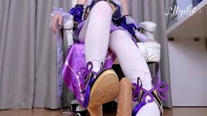 雅典娜娜女王足交Foot Fetish Vídeos Porno - SpankBang