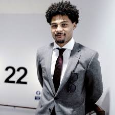 It was more of a coincidence than anything else and clearly it didn't prevent leipzig from collecting three points over augsburg. Serge Gnabry Serge Gnabry Fashion Men S Blazer