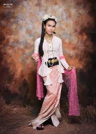 It is basically a piece of cloth sown into a. Burmese National Costume Myanmar Modestil Traditionelle Kleider