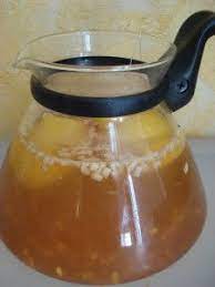 Ça brûle, ça nous fait tousser par ses pour soulager rapidement mais temporairement un mal de gorge le froid et même la glace est très efficace comme astuce naturelle contre ce type de. Comment Contrer Les Maux De Gorge Et La Toux Avec Du Gingembre Du Citron Et Du Miel Entrez Dans La Lumiere