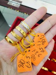 Apalagi kini muncul model cincin emas wanita simple memiliki desain yang elegan dan cantik. Cincin Emas Simple Tapi Menusuk Ke Amy Emas 916 Termurah Facebook