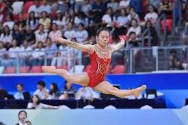 Zhang Qingying celebrates 18th birthday with her first ...