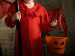 Zapatero ha anunciado que habrá «una excepción en el caso de la hostelería así como los cines, teatros y espacios similares, ya que se les permitirá tener un cierre flexible siempre que se respete el toque de queda a las 23.00 horas y no pudiendo admitirse público a partir de las 22.00 horas». Toque De Queda En Soledad Y Malambo Atlantico Durante Halloween La Fm