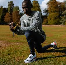 So gut, dass einige experten ein verbot fordern. Weltrekordhalter Kipchoge Ein Marathon Ist Wie Ein Gesamtes Leben Welt