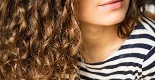 7 Astuces Pour Faire Tenir Des Boucles Sur Des Cheveux Lisses Fourchette Bikini
