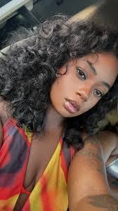 Sarah Harbert's Instagram, Twitter & Facebook