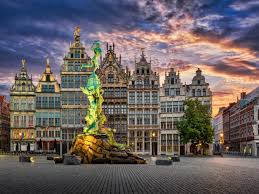 Antuérpia é a maior cidade da região da flandres na bélgica,1 com uma população total de 514 os habitantes de antuérpia são localmente apelidado sinjoren, após o título honorífico espanhol. Quao Seguro E Viajar Para Antuerpia 2021 Atualizar Viagem Internacional Segura