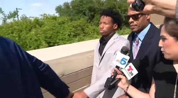 A Texas parole supervisor has been fired after making an "inflammatory" comment about the Karmelo Anthony case on social media, a department confirmed Friday to The Dallas Morning News. bit.ly/4uvXL8I