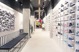 Gallerybig 189347 Org Jpg 960 640 Converse Store Store Design Retail Windows