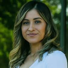 Kerry Mullen's Instagram, Twitter & Facebook