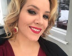 Sheela rendes vagy de hogy vegyünk fel?amúgy szupi az új szám már csak a zene hiányzik hozzá! Toth Vera Egyre Vekonyabb Furdoruhaban Mutatta Meg Magat