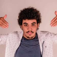 Após 14 anos abandonado, teatro de Arena Helena Meireles recebe espetáculo