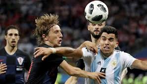 His shot is parried brilliantly by caballero, but the ball breaks. Croacia Golea 3 0 Y Pone Al Borde De La Eliminacion A Argentina Foto 1 De 12 Mundial Rusia 2018 Futbol Peru Com