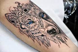 Wolf dream a ce qu'il vous faut. Tatouage Tete De Loup Et Mehendi Ornemental Realiste Le Blog De Mamzelleiza Over Blog Com