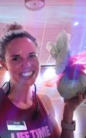 Elida Calderon's Instagram, Twitter & Facebook