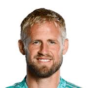 Kasper peter schmeichel is a danish professional footballer who plays as a goalkeeper for premier league club leicester city and the denmark national team. Kasper Schmeichel Fifa 21 84 Rating And Price Futbin